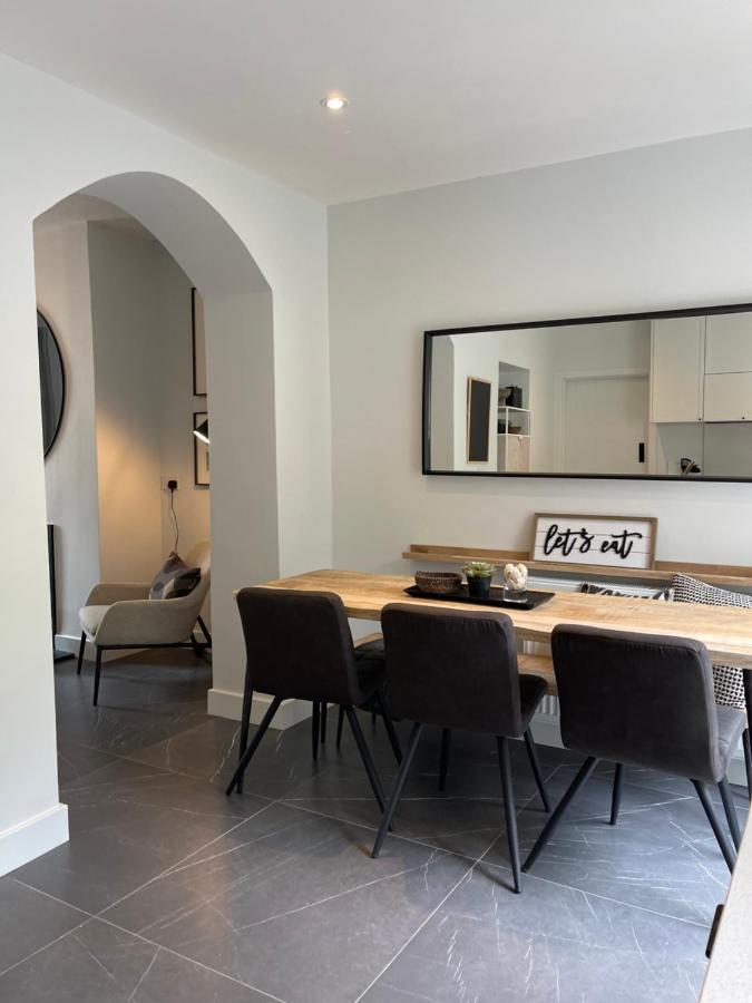 The Village House Malahide Bagian luar foto