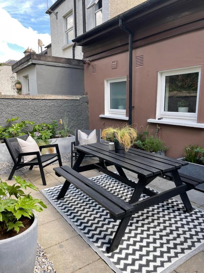 The Village House Malahide Bagian luar foto