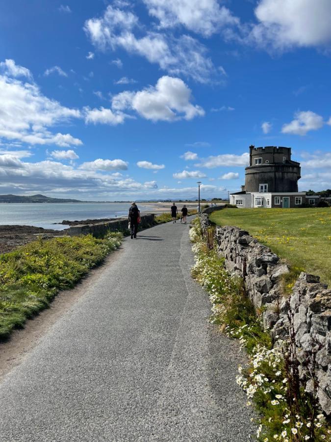 The Village House Malahide Bagian luar foto